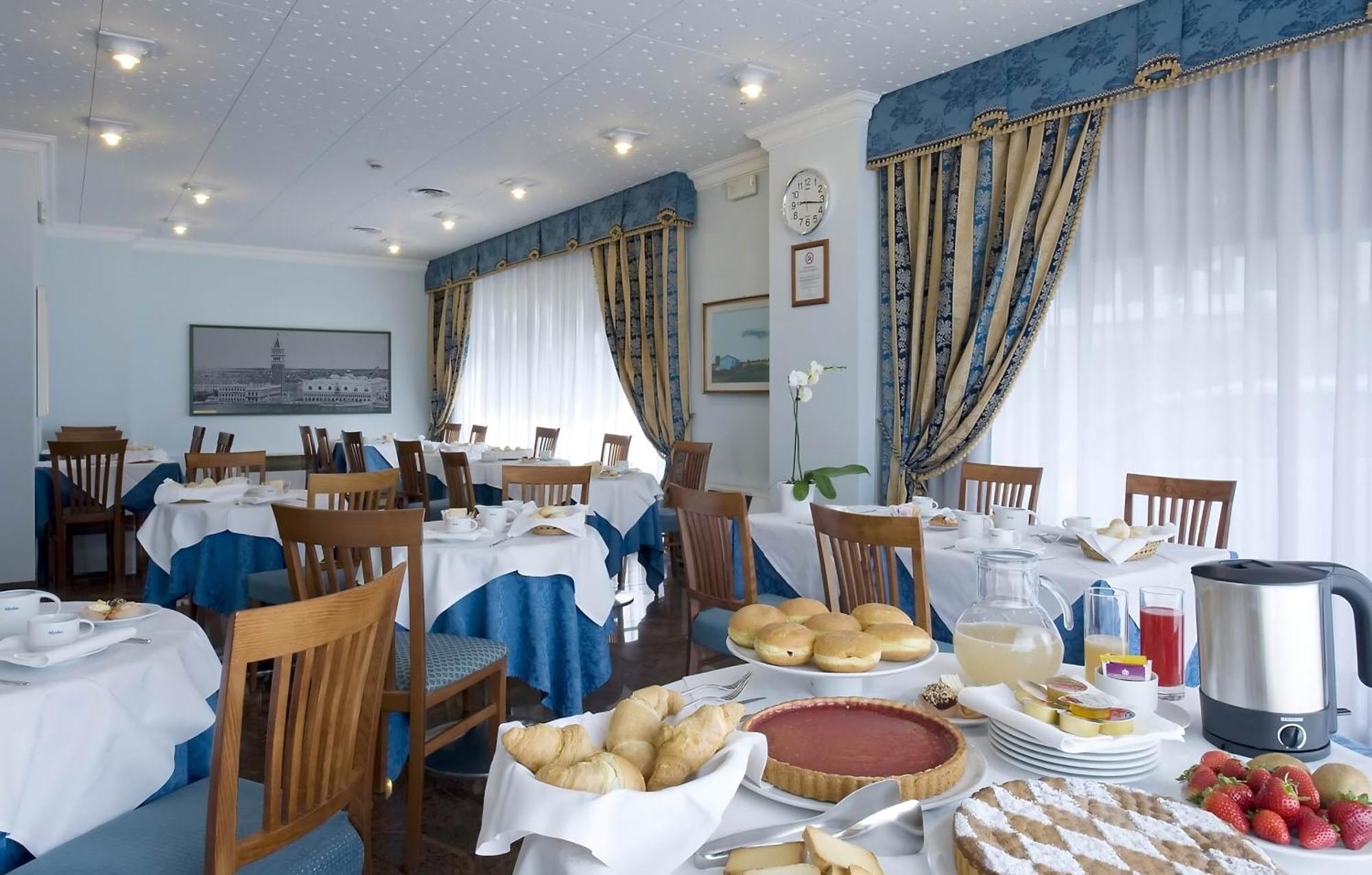 Hotel President Venezia Местре Екстериор снимка