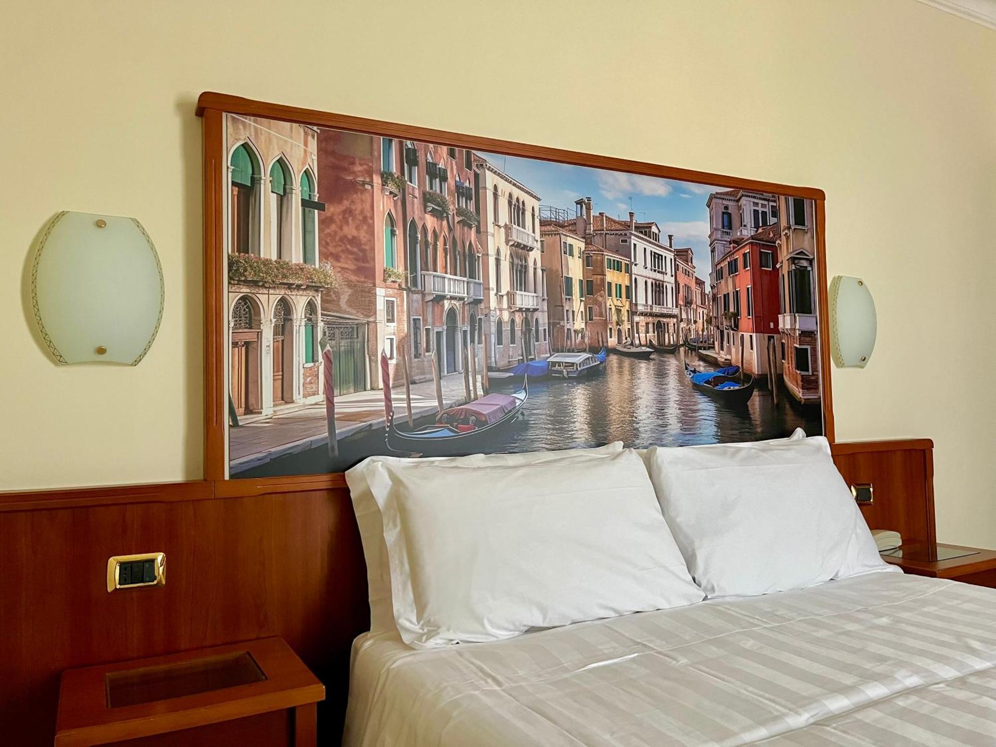 Hotel President Venezia Местре Екстериор снимка